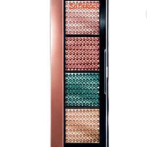 Revlon So Fierce Prismatic Eyeshadow Palette - Slight Flex